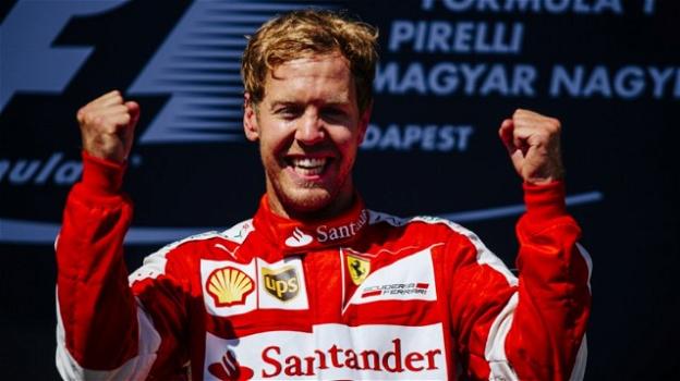 Formula 1: la rossa di Vettel illumina la notte di Singapore