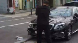 La sua Mercedes è difettosa e la concessionaria non gliela cambia. Ecco cosa fa
