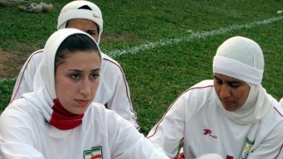 Scandalo Iran: 8 giocatrici della Nazionale di calcio sarebbero uomini