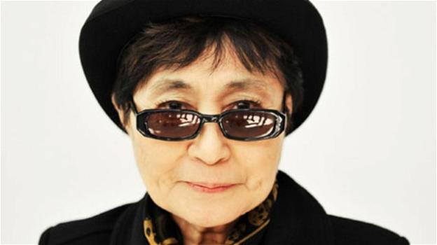 Yoko Ono: rivelazioni choc su John Lennon. "Era bisessuale"