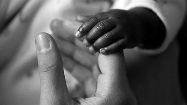 Sudafrica: madre mette in vendita il figlio di 19 mesi per 330 euro