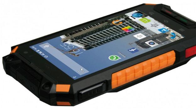 Mediacom PhonePad R450 HeavyDuty e Outkitel K6000: due smartphone rugged