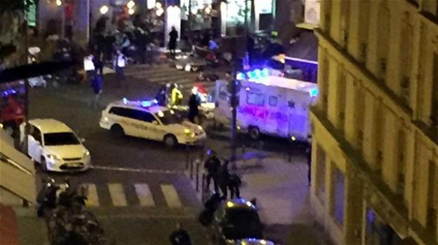 Parigi sotto assedio: tre attentati in pochi minuti. 30 morti e 60 ostaggi