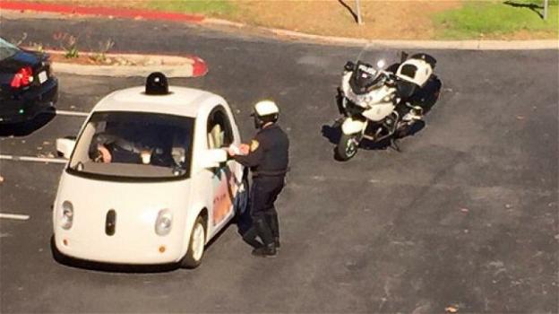 Tentata multa ad una Google Car: intralciava la circolazione