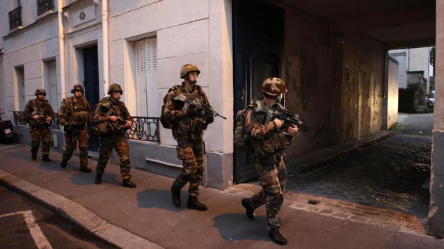 Parigi, blitz a St.Denis nel covo di Abdelhamid Abaaoud: 2 morti e 5 feriti