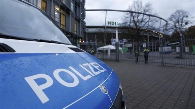 Hannover: "Bomba allo stadio pronta ad esplodere". Sospesa Germania-Olanda