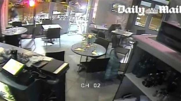 Parigi: diffuso il video dell’attacco al Bistrot. Salah spara con un kalashnikov