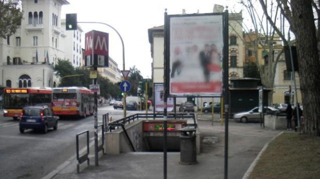 Nessun attentato alla metro di Roma. Era la bufala di una madre romana