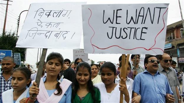 India: ragazzina stuprata e uccisa a soli 13 anni. 5 condanne a morte