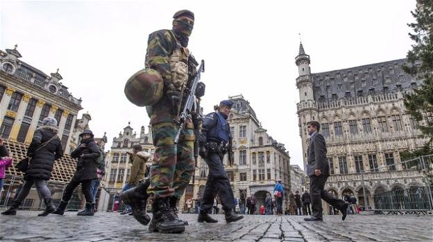 Allarme Terrorismo a Bruxelles: chiusa autostrada ed evacuata moschea. Si cercano 10 terroristi armati