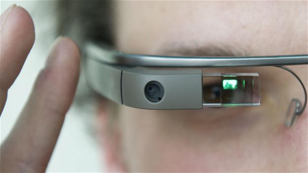 Ecco i nuovi Google Glass, per uso professional, più comodi da portare