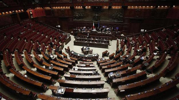 Camera, aboliti viaggi gratis per gli ex deputati: dal 2016 basta ai rimborsi