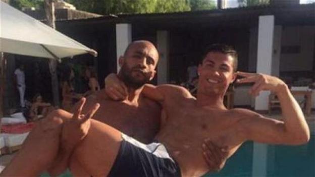 Cristiano Ronaldo è gay? Una foto lo mostra con il compagno