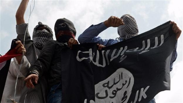 Allarme Terrorismo a Sarno: bandiera dell’Isis in un ufficio