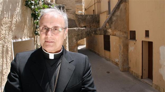 Vescovo di Mazara Del Vallo indagato per appropriazione indebita. "Ha sottratto 180mila euro"