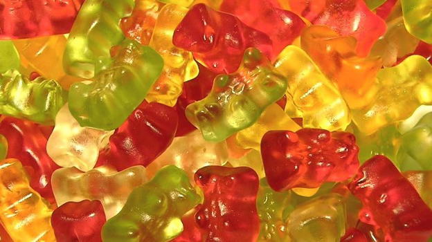 Allerta caramelle gommose: contengono cotenne di maiale e ossa tritate