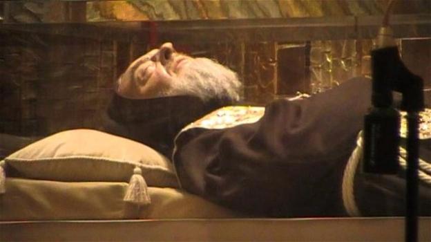 Padre Pio torna a Pietrelcina dopo quasi 100 anni. Festa grande tra i fedeli