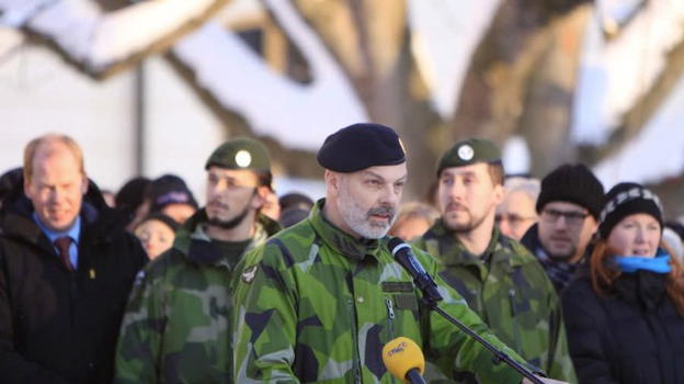 Svezia, rivelazioni shock del capo dell’esercito: "Crisi immigrati? Presto sarà guerra"