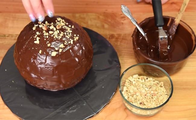 Come realizzare un Ferrero Rocher gigante in pochi step. Golosissimo!