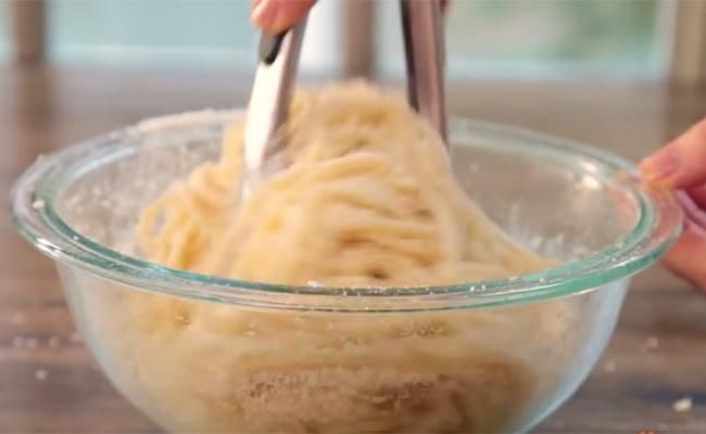 Ecco come preparare degli squisiti muffin di spaghetti con polpette