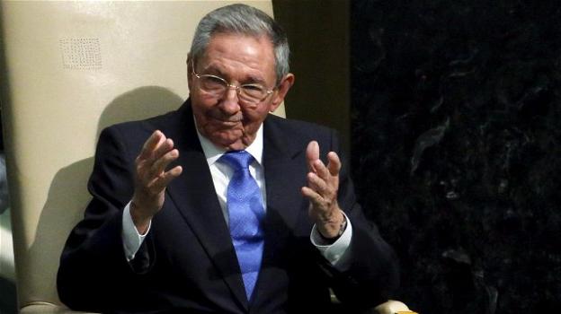 Raul Castro a Parigi: neanche una parola sui diritti umani