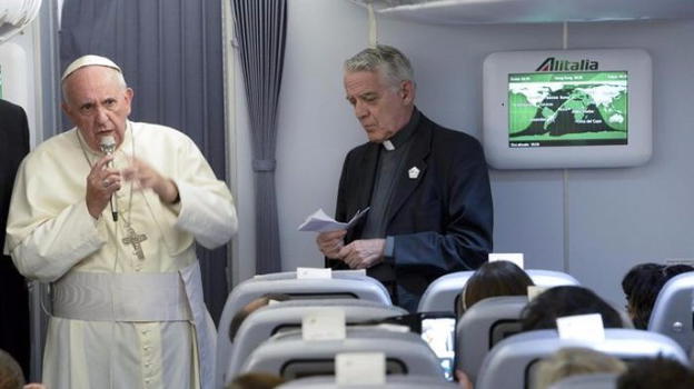 Unioni civili, aborto, zika. Ecco cosa ha detto il Papa durante il viaggio di ritorno dal Messico