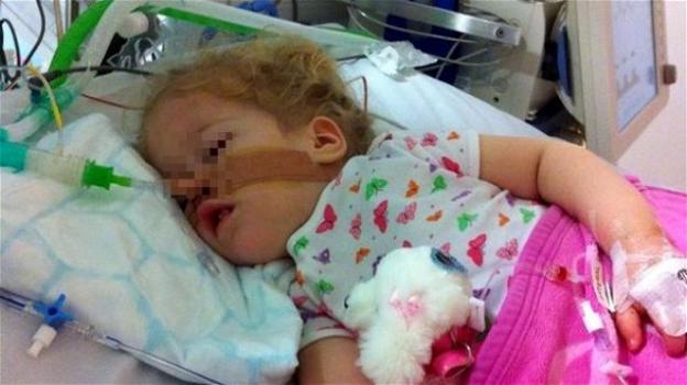 Bambina di 4 anni esce dal coma dopo che i genitori le cantano le sue canzoni preferite