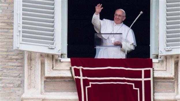 Papa Francesco chiede all’Europa di affrontare la crisi sui migranti