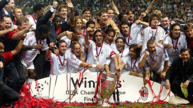 Il Milan di Berlusconi compie 30 anni. Ripercorriamo la sua storia. Quante emozioni!