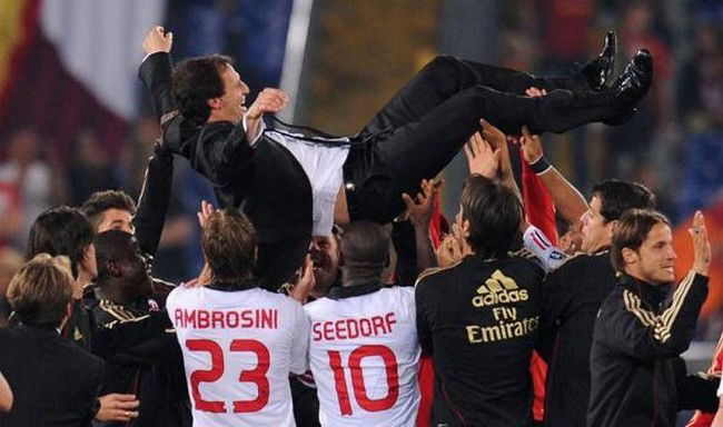 Il Milan di Berlusconi compie 30 anni. Ripercorriamo la sua storia. Quante emozioni!