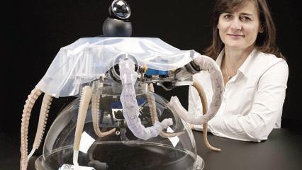 cecilia-laschi-con-prototipo-robot