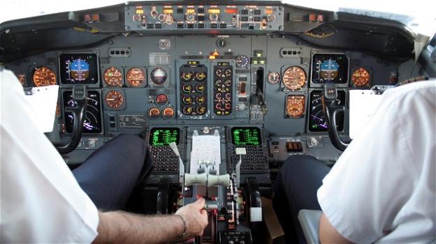 Fiumicino: pilota minaccia di far cadere l’aereo se la moglie lo lascia