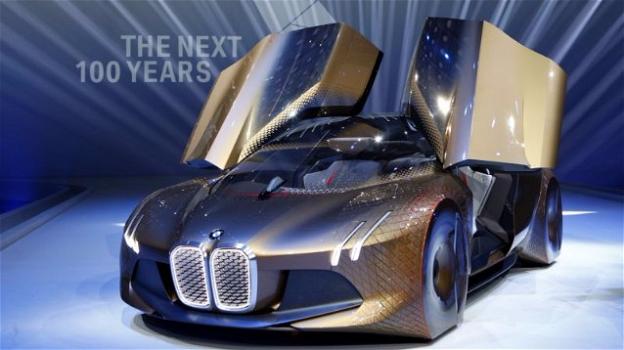 Salireste a bordo della stupenda BMW Next Vision 100 a guida autonoma?