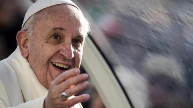 Papa Francesco festeggia i suoi 3 anni di pontificato cenando con i senzatetto