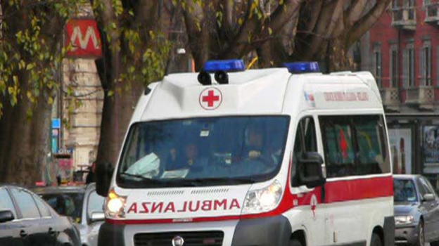 Bambino di 10 anni muore mentre gioca a calcio