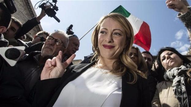 Roma: Giorgia Meloni sfida Berlusconi e presenta la sua candidatura