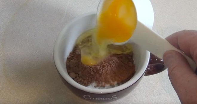Aggiunge un uovo alla Nutella. Quello che crea è una vera delizia!