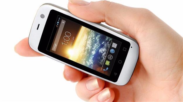 Posh Mobile Micro X S240: mai visto uno smartphone così piccolo