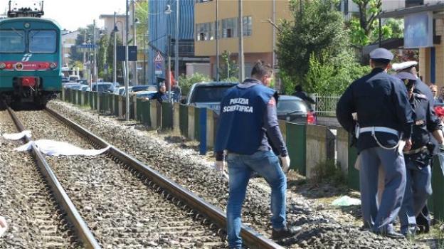 Rimini, 33enne tenta di salvare i suoi cani dal treno in corsa ma finisce travolto