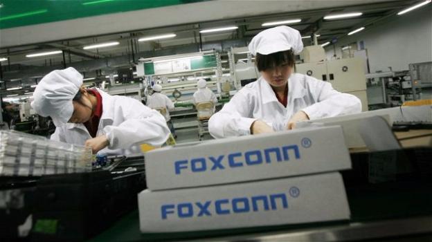 Foxconn sostituisce 60 mila operai con economici robot intelligenti