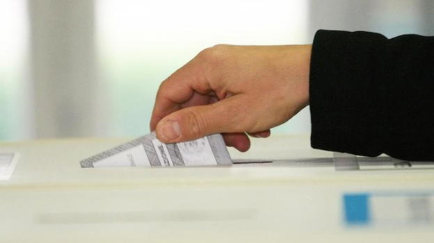 Napoli: rappresentante M5S denuncia irregolarità ad elezioni, minacciata di morte