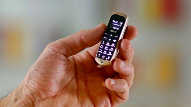 LONG-CZ J8 è il Cellulare GSM più piccolo al mondo