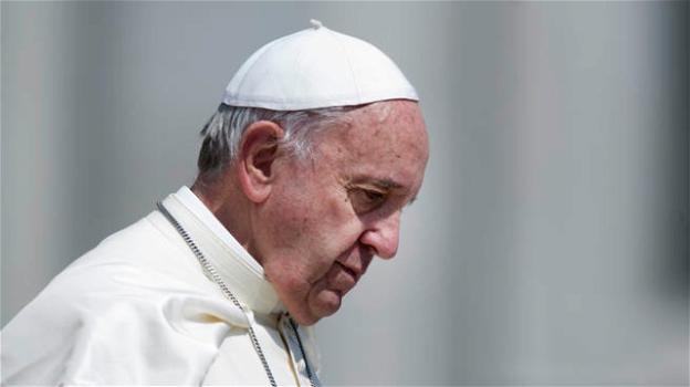 Papa Francesco condanna attentato a Nizza: "Follia contro la pace"