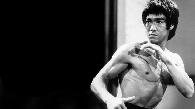 Anniversario di morte di Bruce Lee, maestro di arti marziali