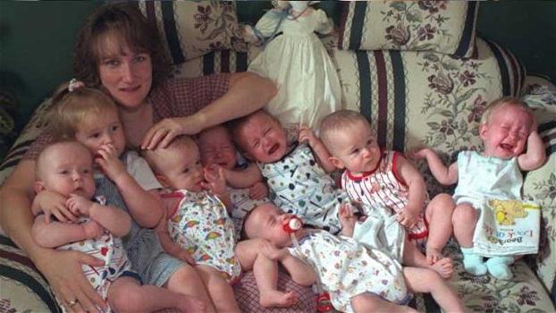 Partorisce 7 gemelli. Eccoli dopo 18 anni!