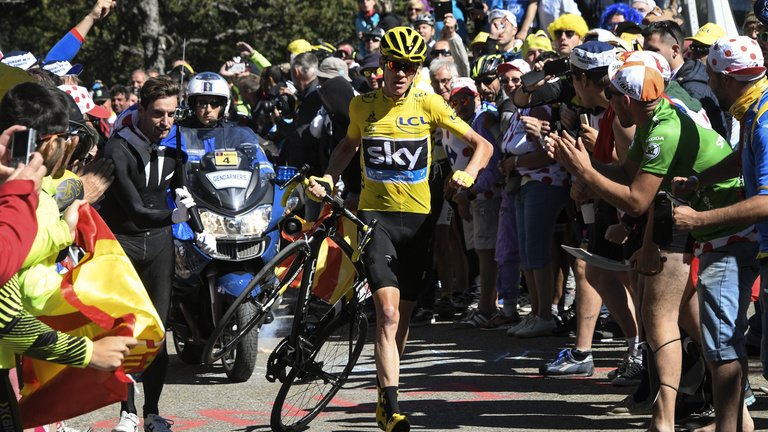chris-froome-dopo-incidente