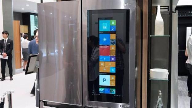 Ifa 2016. LG presenta un frigo smart con maxi display e Windows 10