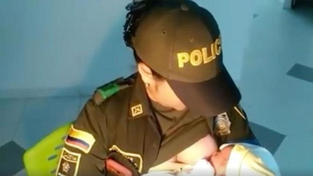 Poliziotta trova una bambina. Quello che fa per lei le salva la vita