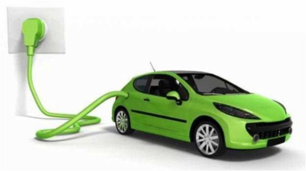 Batterie meno care del 20% con raddoppio produzione auto elettriche
