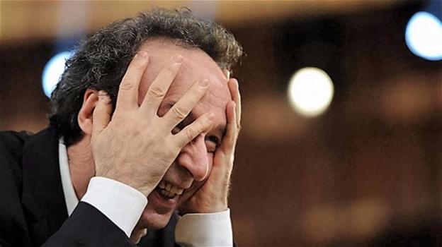Roberto Benigni: sorpasso contromano, e patente ritirata